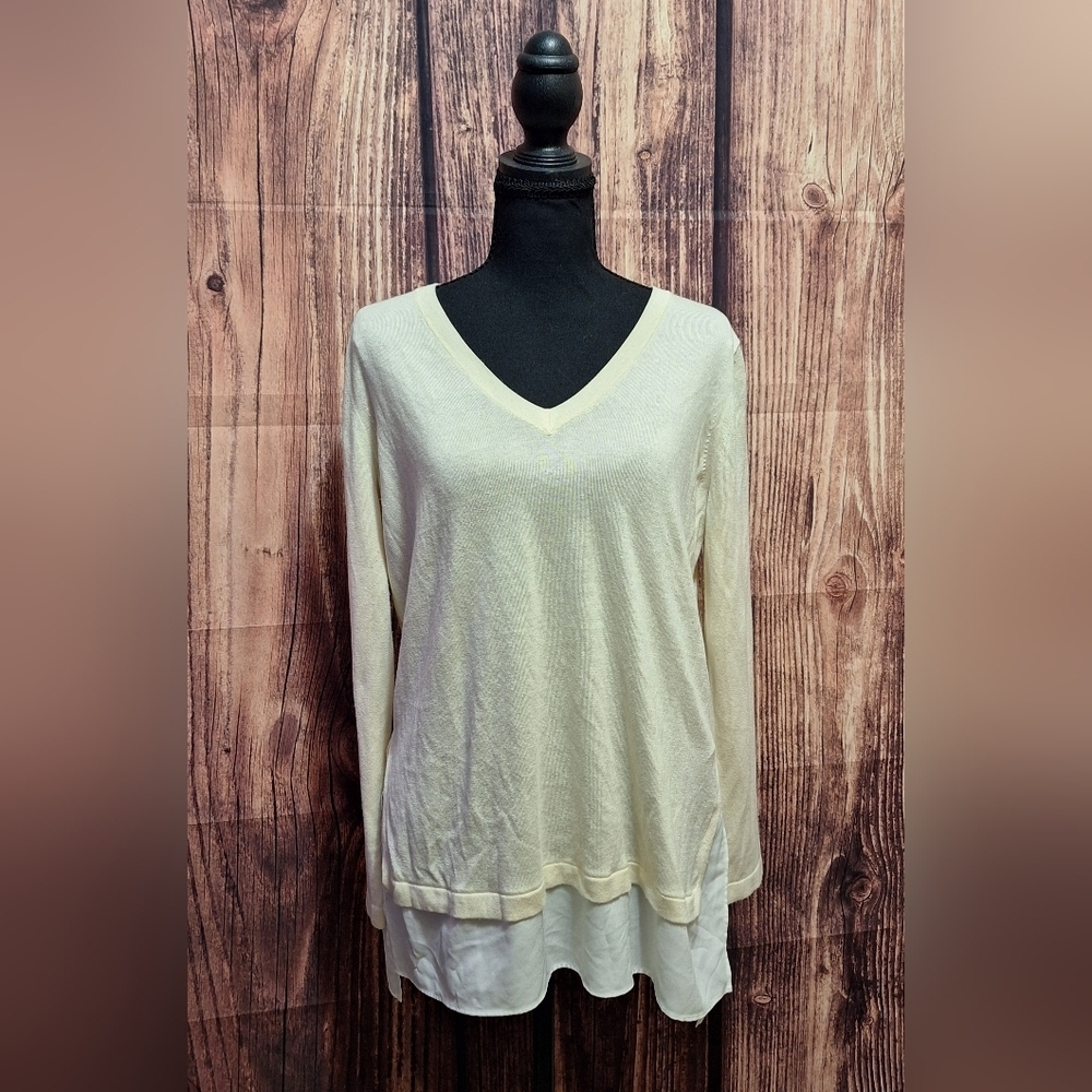 Ralph Lauren Cream V-Neck Long Sleeve Top With Silk Womens Size Small (P).